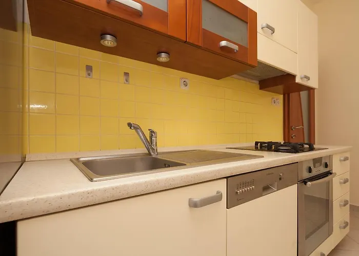 アパート Niki ザダル